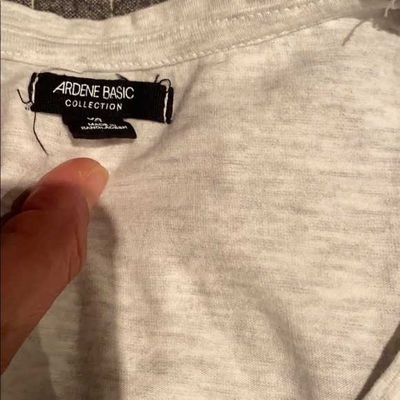 American Eagle Outfitters Hi-Rise shorts+ t-shirt - Picture 4 of 5